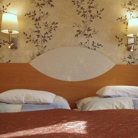 Hotel Csigaház panzió Gyula Esterno foto