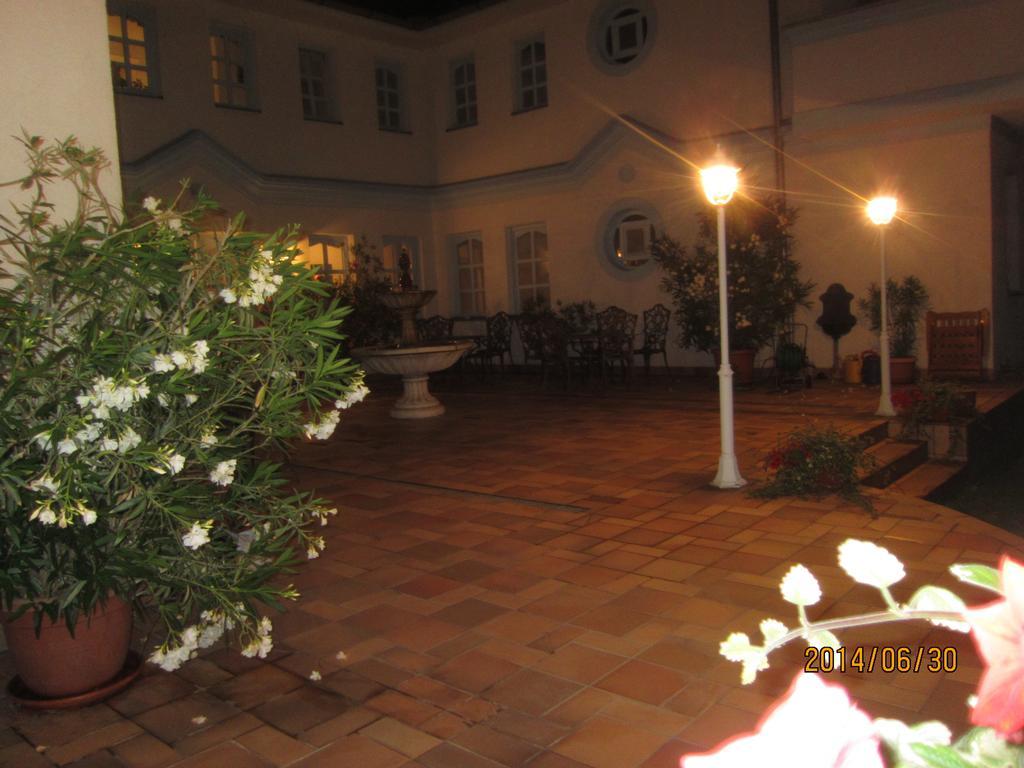 Hotel Csigaház panzió Gyula Esterno foto