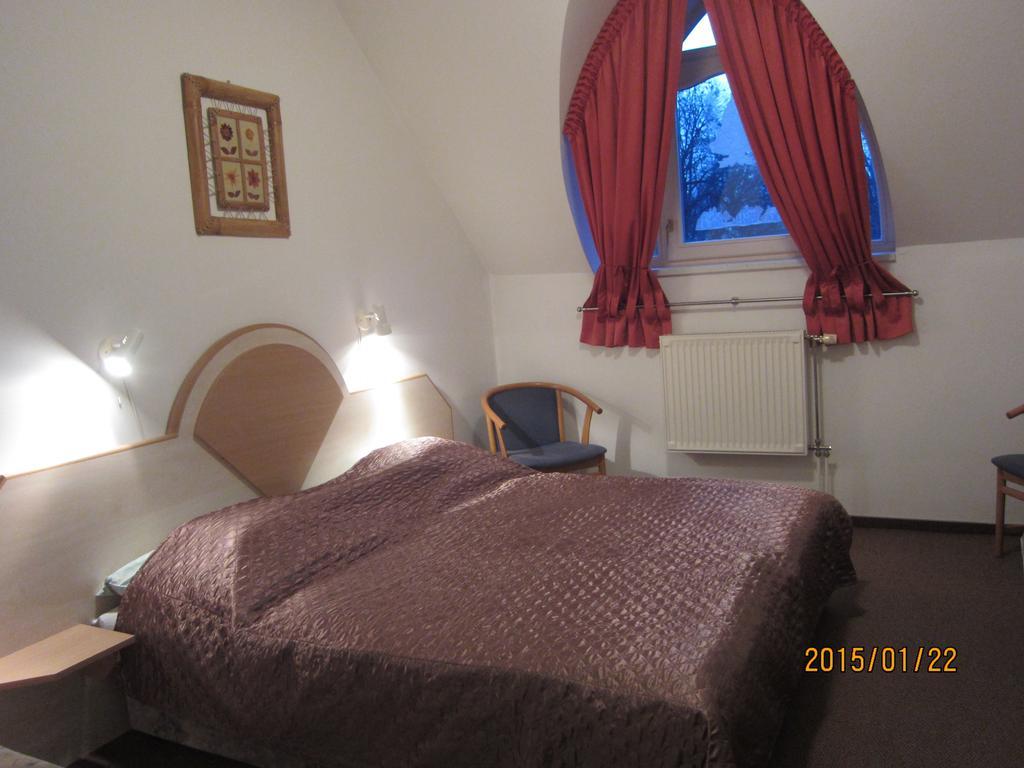 Hotel Csigaház panzió Gyula Esterno foto