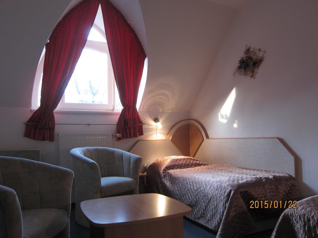 Hotel Csigaház panzió Gyula Esterno foto