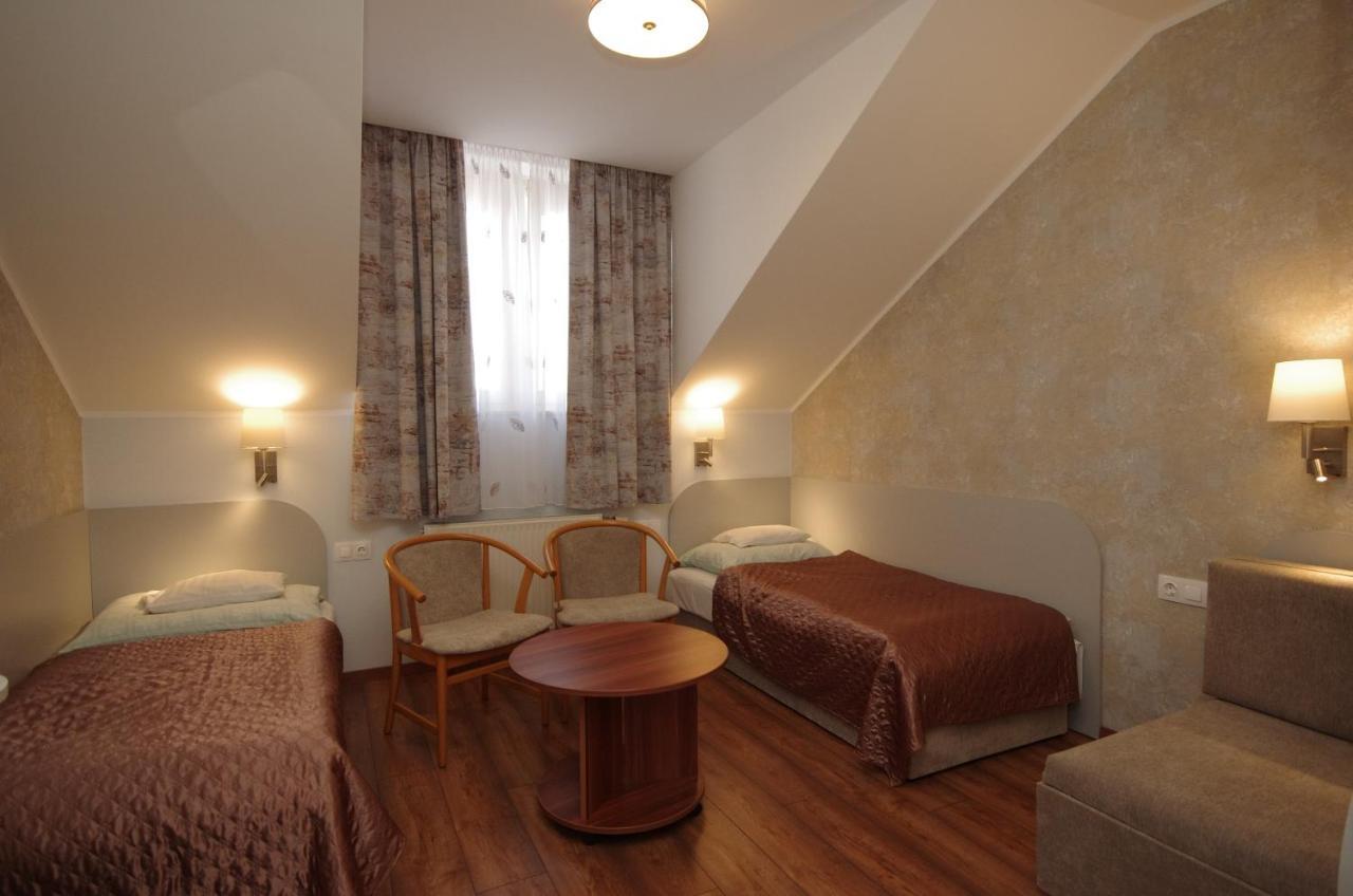 Hotel Csigaház panzió Gyula Esterno foto
