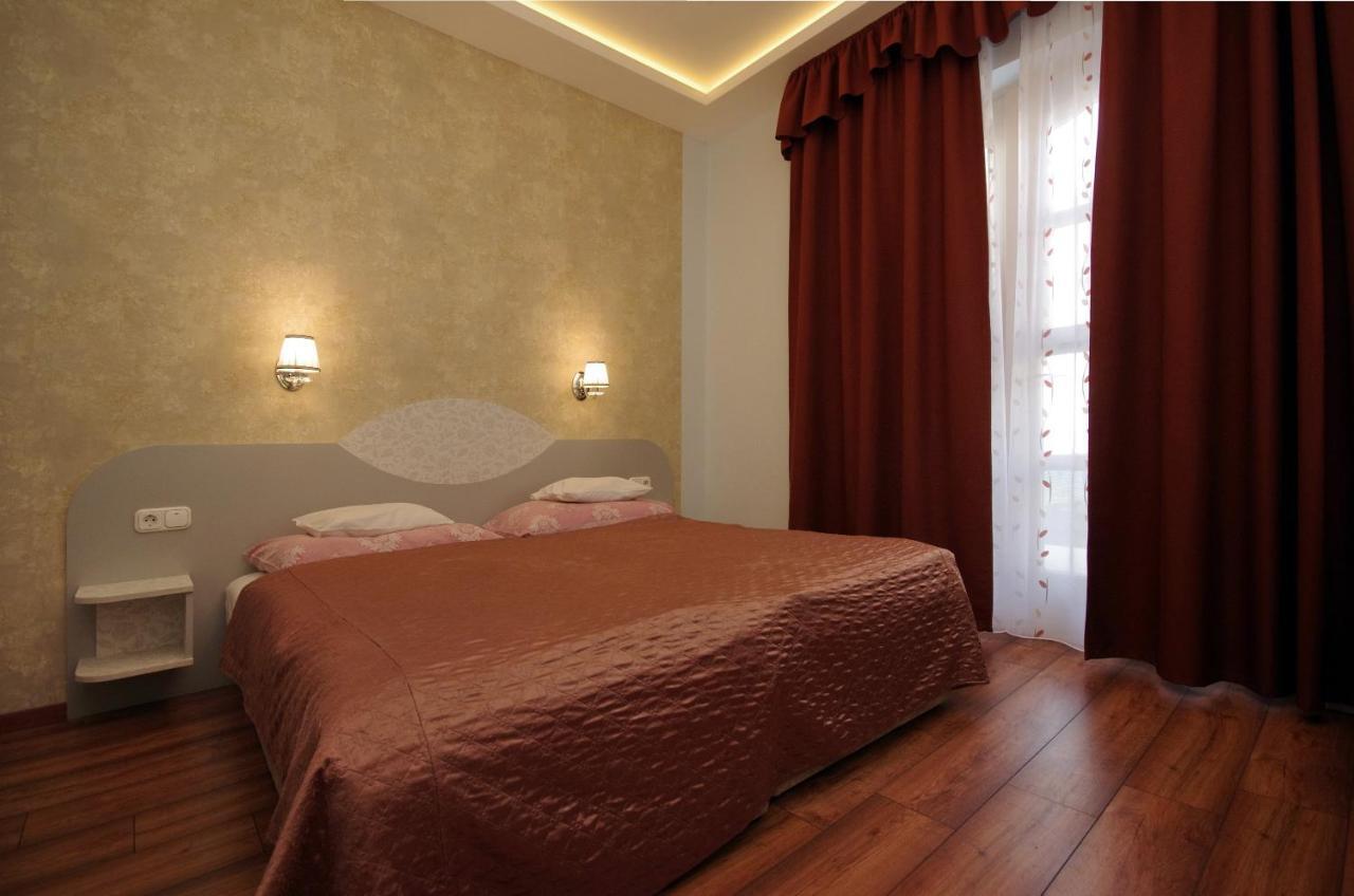 Hotel Csigaház panzió Gyula Esterno foto