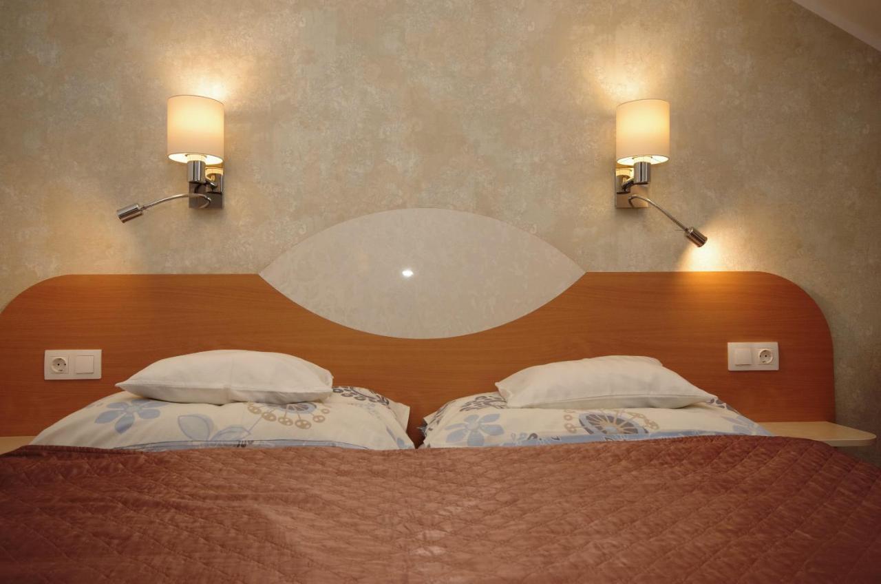 Hotel Csigaház panzió Gyula Esterno foto