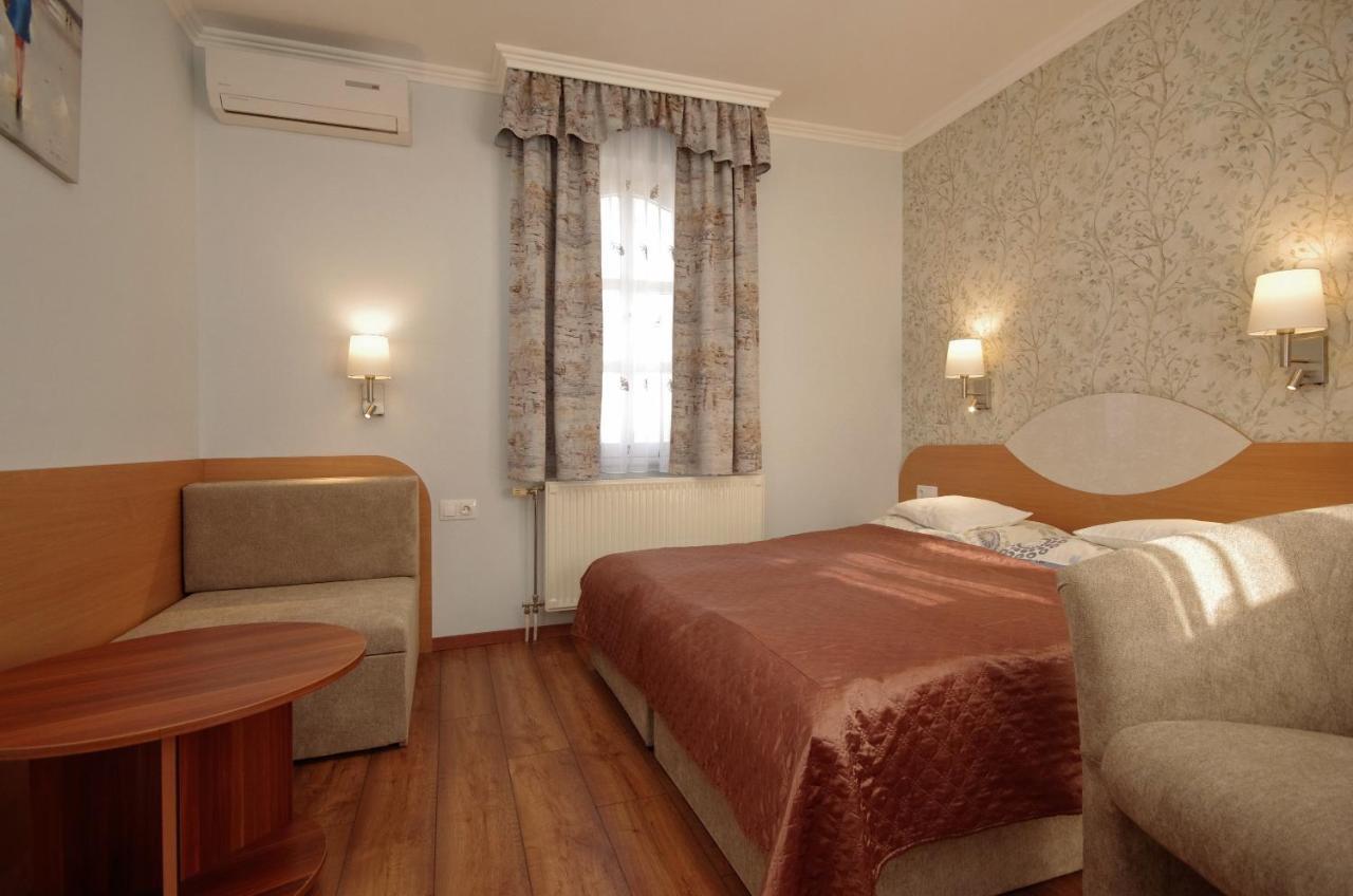 Hotel Csigaház panzió Gyula Esterno foto